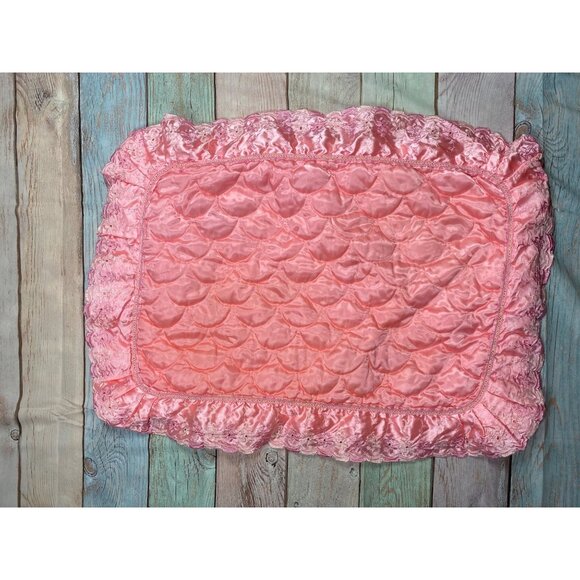 Vintage Pink Scallop quilted standard zipper pillowcase Floral eyelet lace Trim - Picture 1 of 9